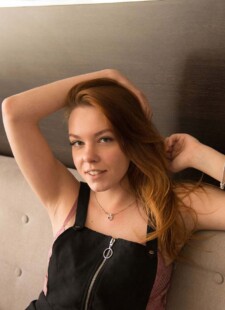 candy red big tits spreading 01