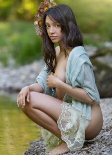 Femjoy olivia linz lake nude 01