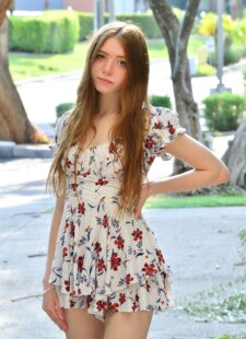 Amateur teen Myra Glasford naked outdoors 03